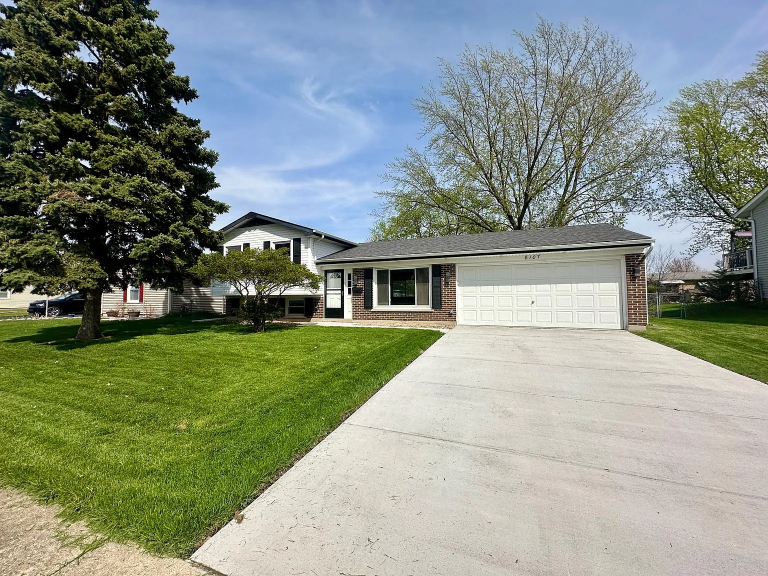 8107 Olivia Ln — Photo 3