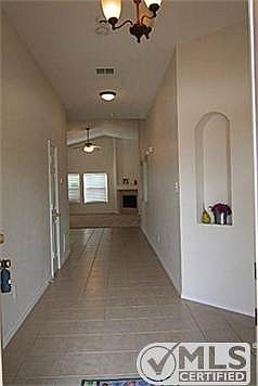 3rd image of 1924 Stonehill Dr