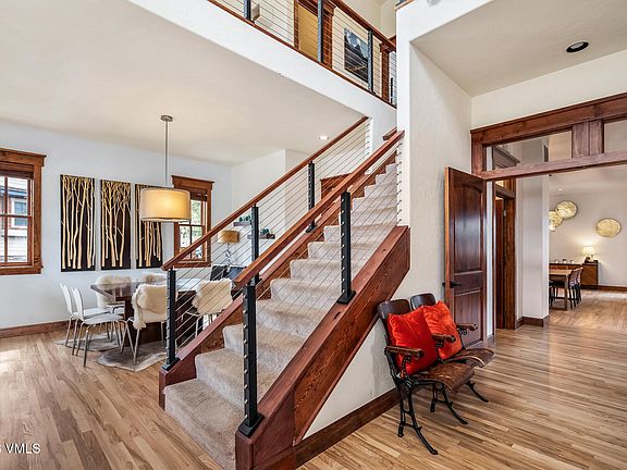 5th image of 32 Newquist St