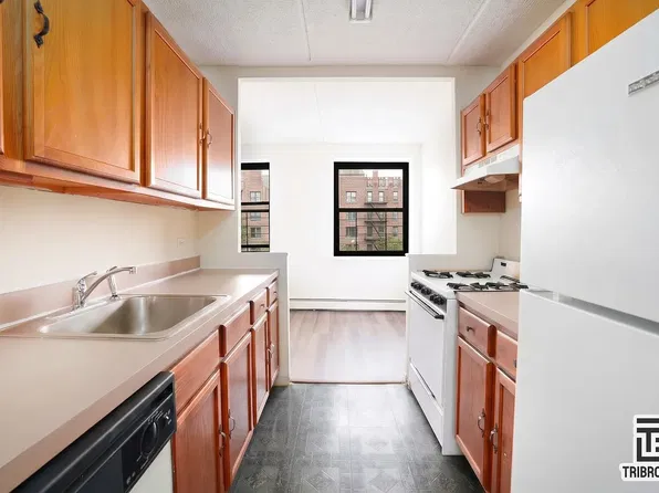76-43 Rear Austin St #3B, Forest Hills, NY 11375