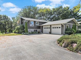 9521 Blackhawk Rd, Middleton, WI 53562