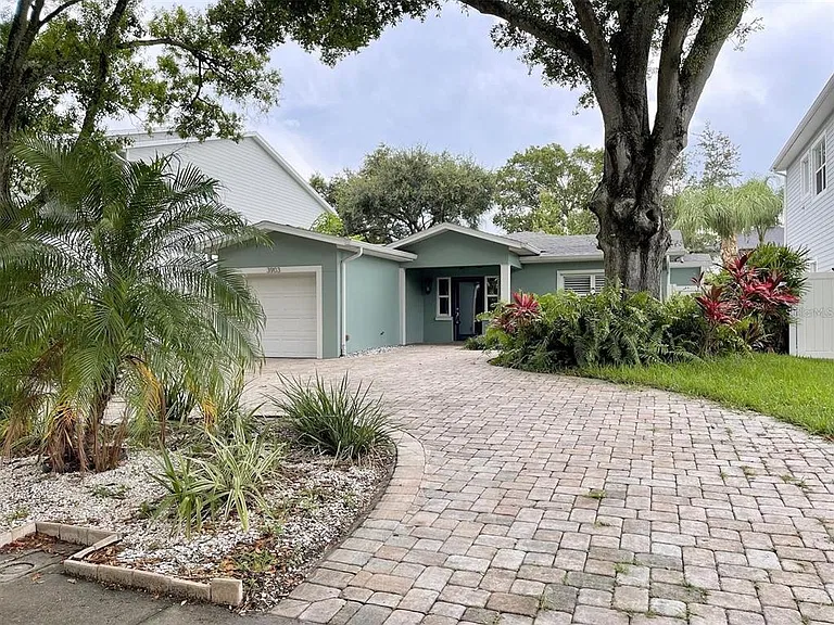 3903 W Corona St — Photo 2