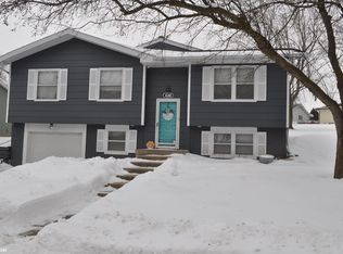 620 Troy Dr, Carroll, IA 51401