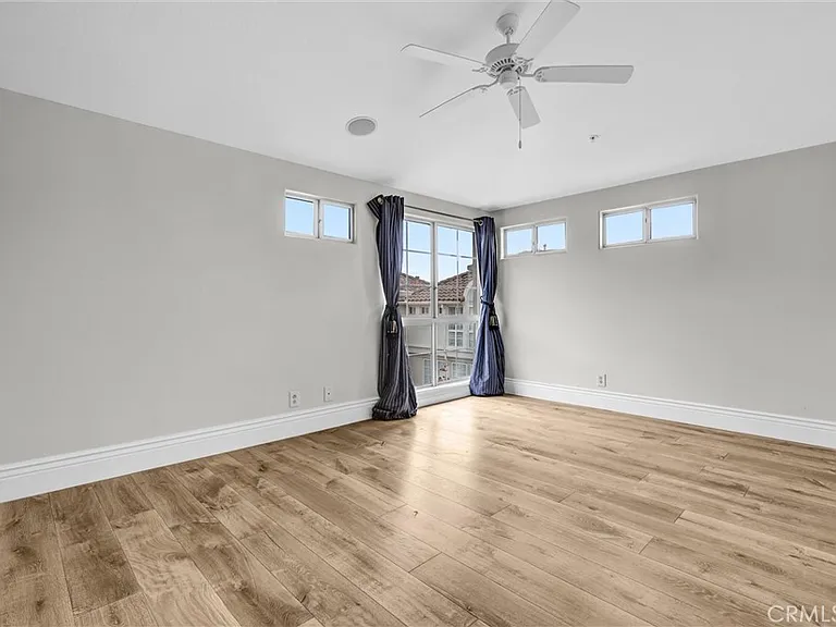 2101 E 15th St — Photo 18