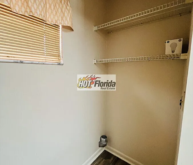 4534 Lafayette Ave — Photo 8