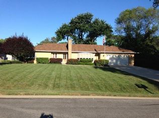 1700 S School St, Lombard, IL 60148