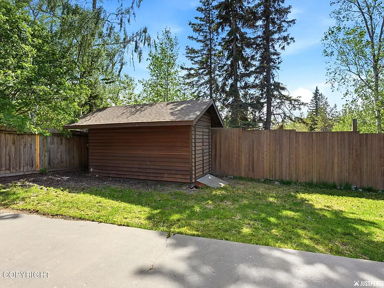 2100 Churchill Dr — Photo 68
