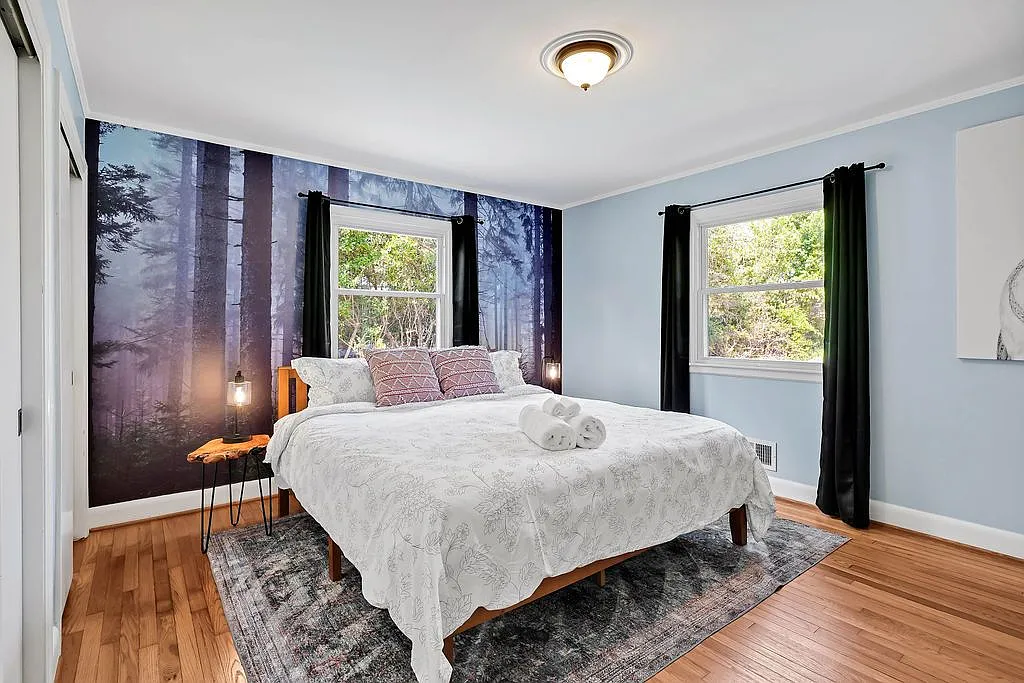2 bed, 1.0 bath, 1350 sqft, $2,100 — Photo 4