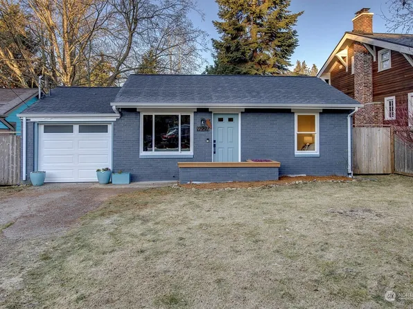 9227 Palatine Avenue N, Seattle, WA 98103
