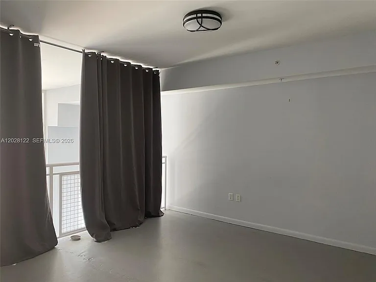 253 NE 2nd St #621 — Photo 8