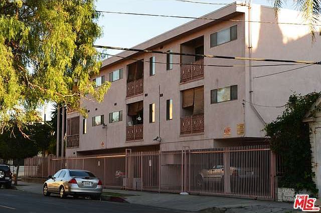 2nd image of 941 S Gramercy Pl APT 12
