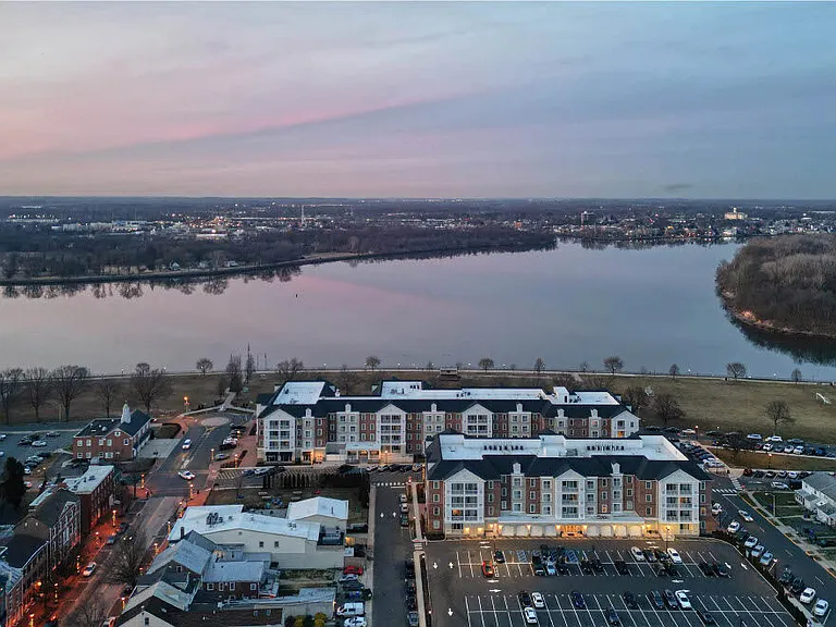 Pearl Pointe Apartments — Photo 31