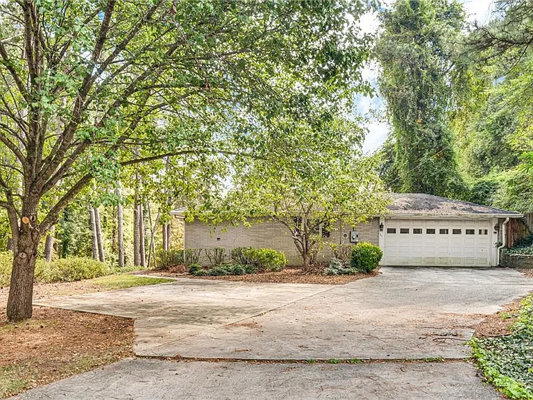 1973 Desmond Dr — Photo 24