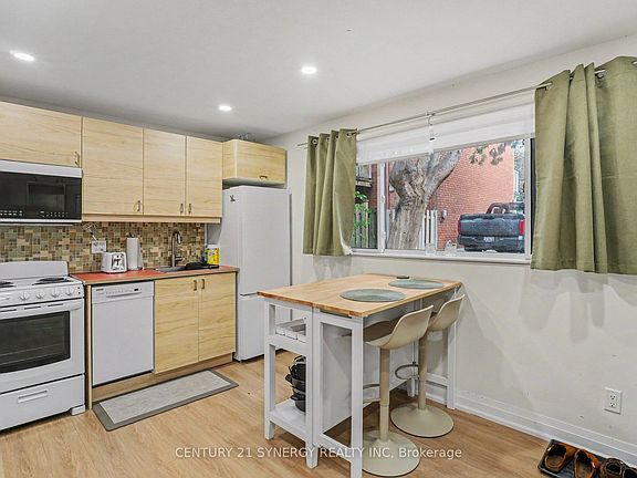 5th image of 95 Templeton St