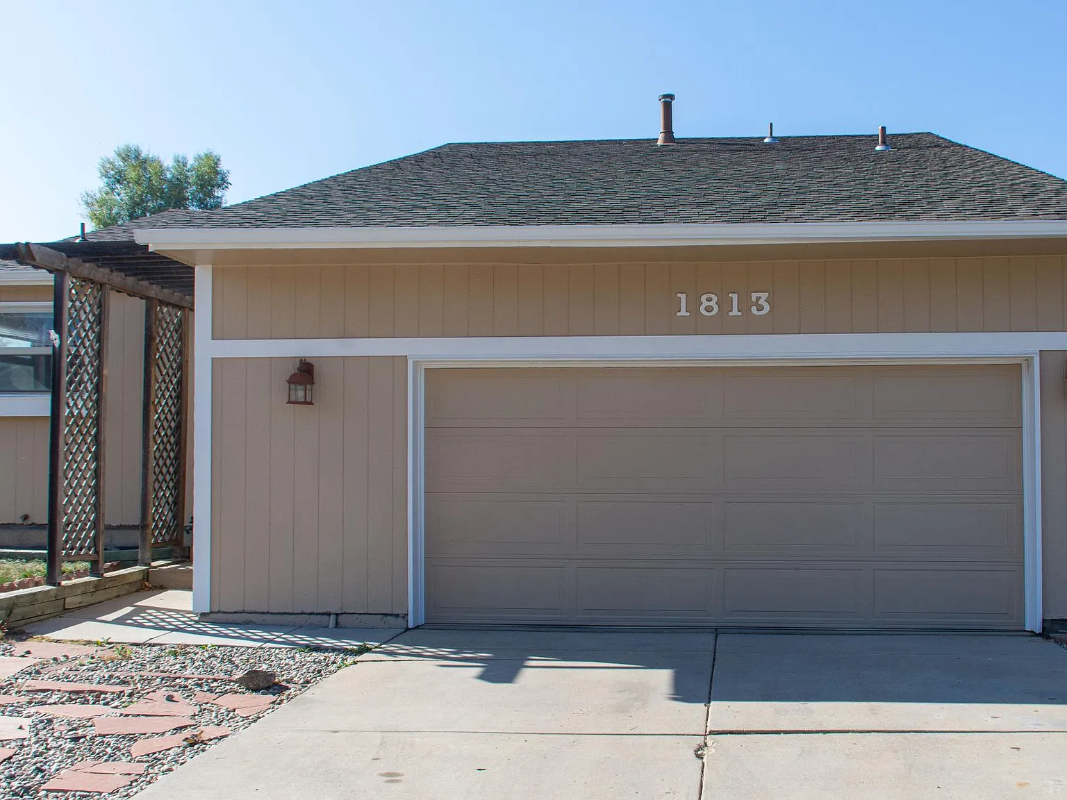 1813 Logan St — Photo 2