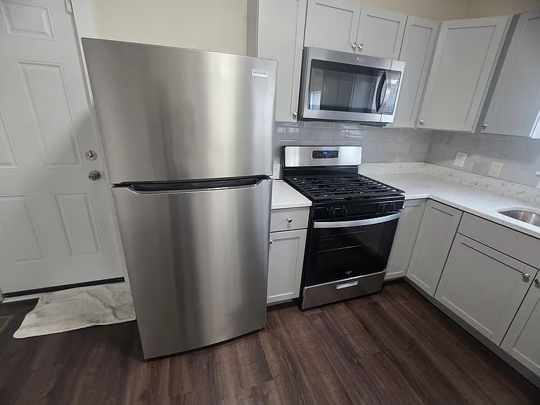 844 Forest St — Photo 54