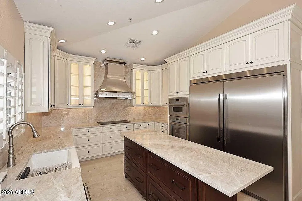 4 bed, 2.5 bath, $5,995 — Photo 3