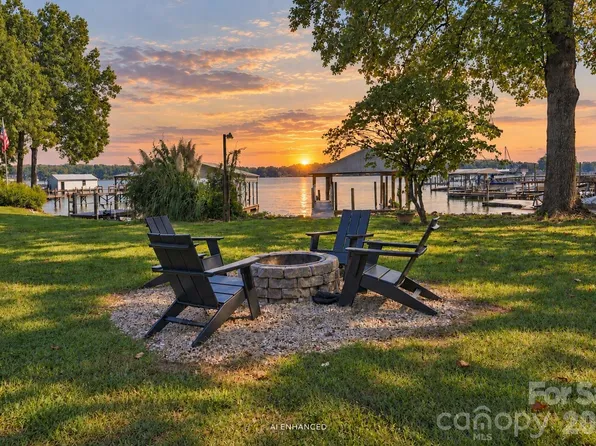 4954 Moonlite Bay Dr, Sherrills Ford, NC 28673
