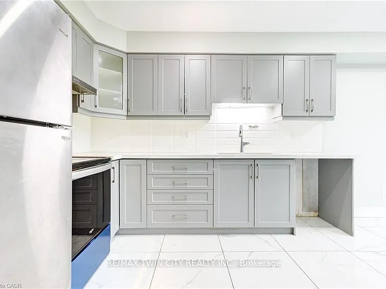 110 Commonwealth St — Photo 12