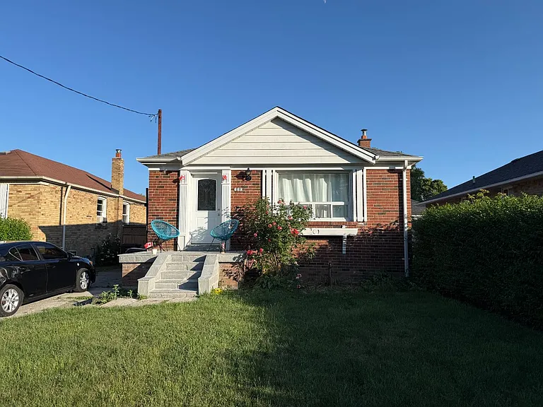 220 Ellington Dr #BASEMENT — Photo 12