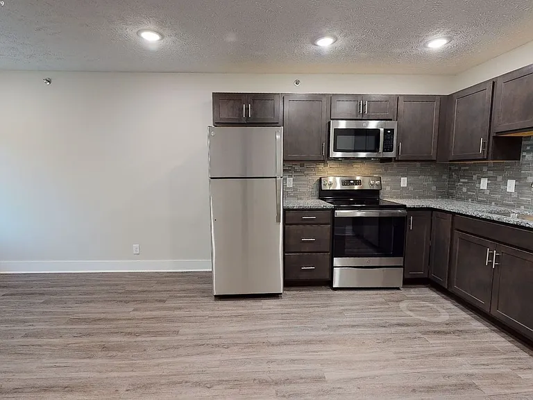 4001 Holdrege St — Photo 36