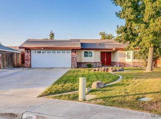 6100 Castlepoint St, Bakersfield, CA 93313