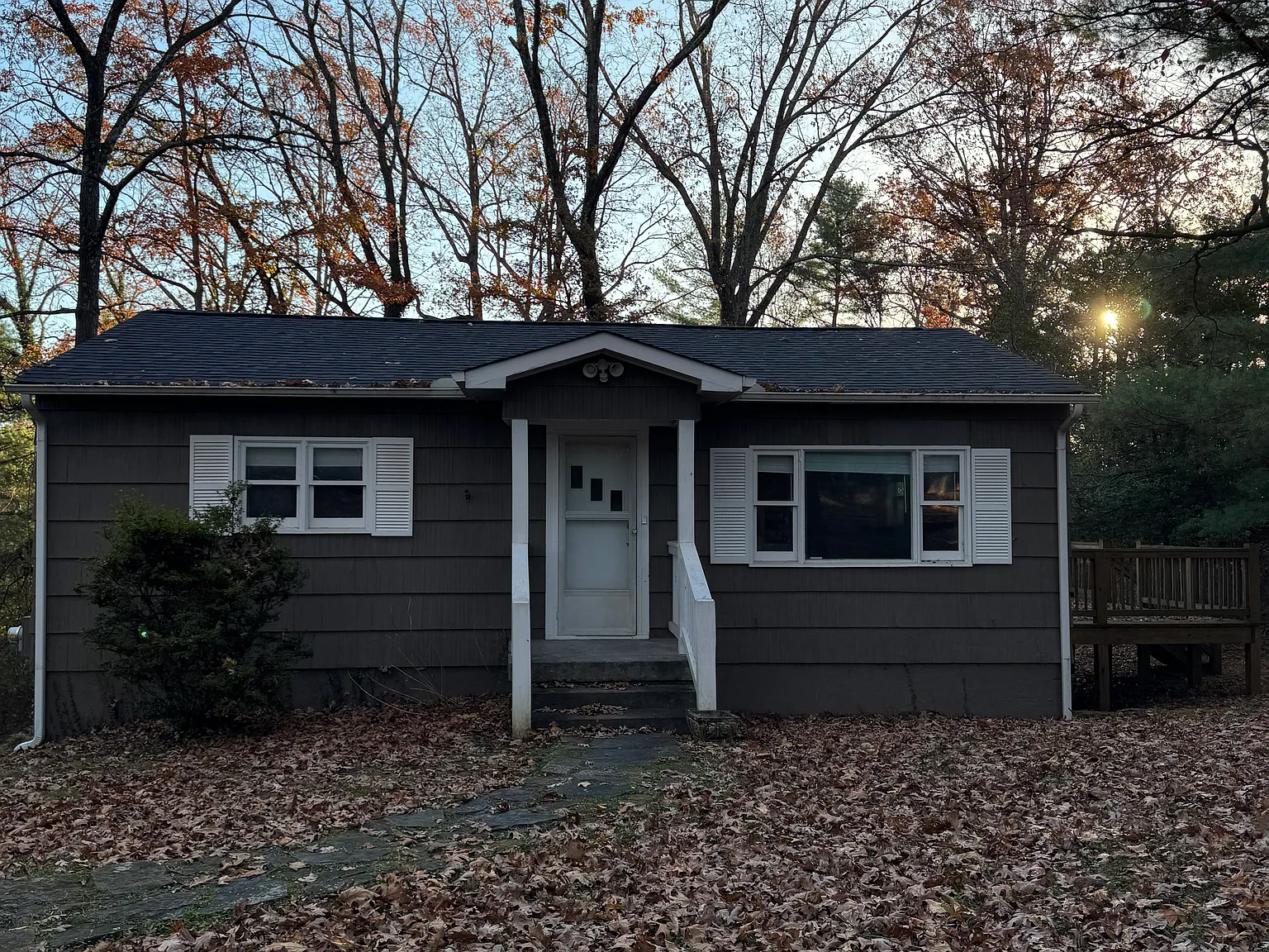 1176 James Blvd — Photo 2
