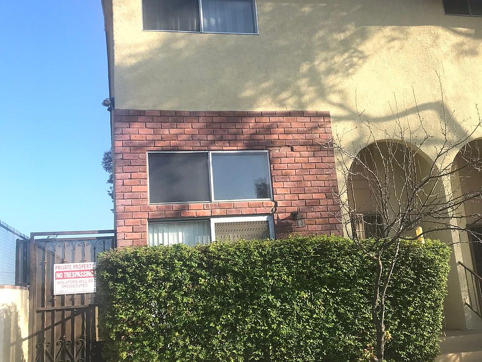 23029 Del Valle Street - Woodland Hills, CA 91364 FOUR LEVELS: Lower level: Double garage and additional storage 1st floor: Living room, patio and closet 2nd floor: Dining room, kitchen, washer/dryer, laundry room & 1/2 bath 3rd floor: Three bedrooms, two