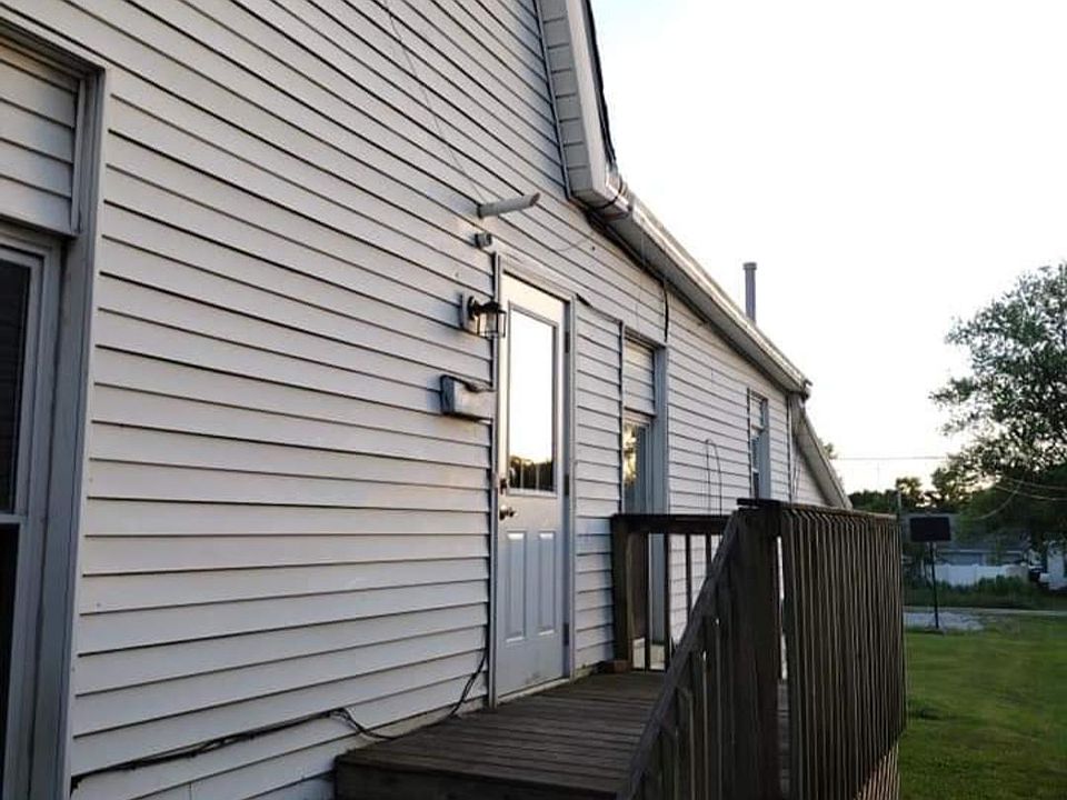1st image of 413 1/2 N Ireland St