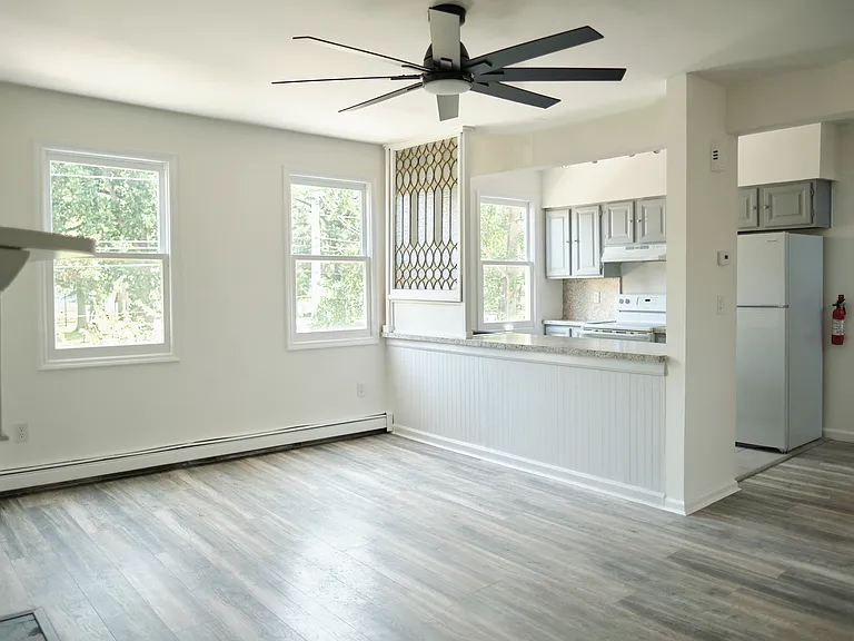 95 Liberty St #2 — Photo 5