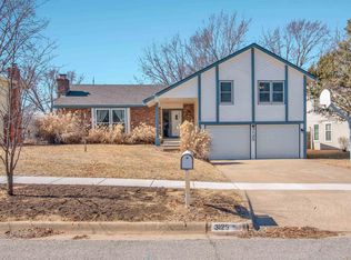 3125 SW Kent St, Topeka, KS 66614