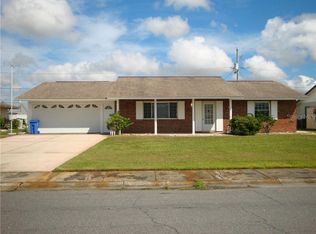 631 Oakmont Ave, Sun City Center, FL 33573