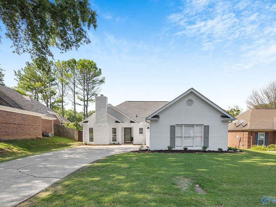 1st image of 2409 Johnstone Cir SE