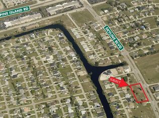 816 Skyline Blvd, Cape Coral, FL 33991