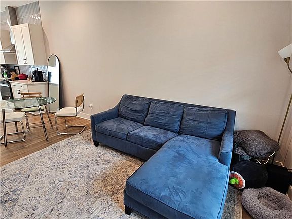 5th image of 732 Perch Pl