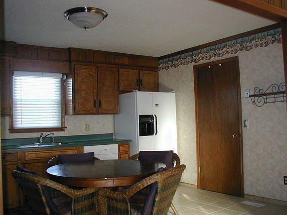 Open Kitchen and Dining Area (All appliances remain)