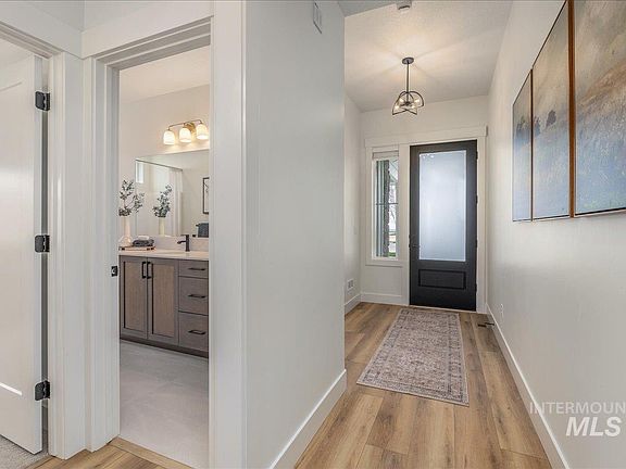 4th image of 440 S Radiator Way