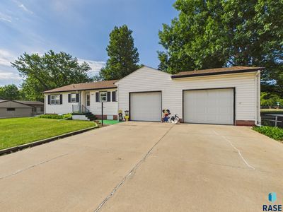 5909 W 41st St, Sioux Falls, SD, 57106
