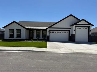 377 Ventus St, Richland, WA 99352