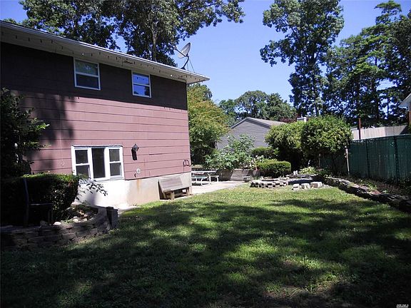 3rd image of 7 Westbury Dr