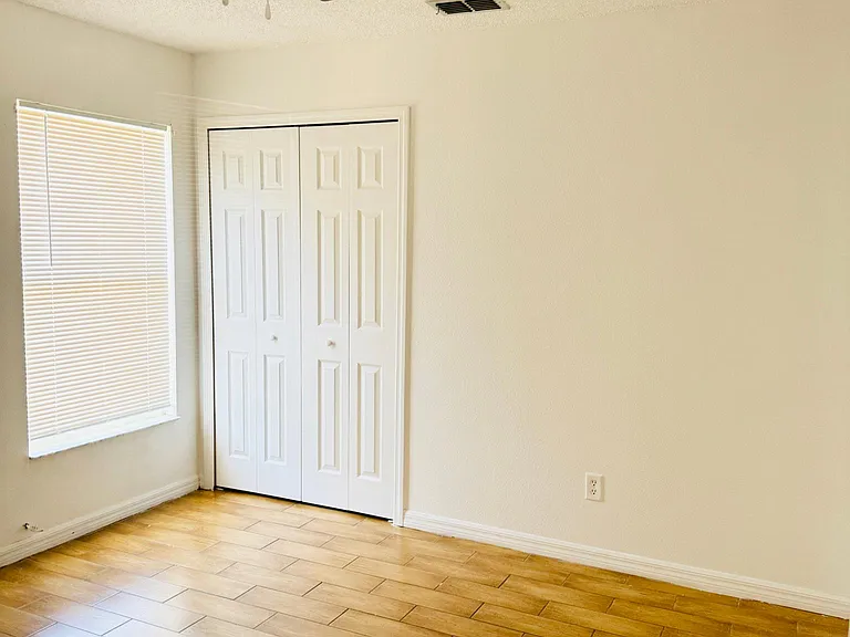 967 Lejay St — Photo 10