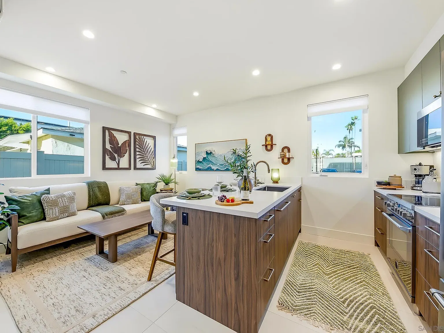2 bed, 2.0 bath, 718 sqft, $6,600 — Photo 1