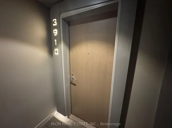 1 Bloor St E, Toronto, ON