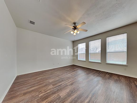 5th image of 848 Bowie Dr