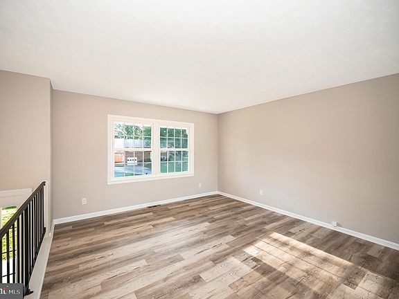 5th image of 12004 Branchwater St