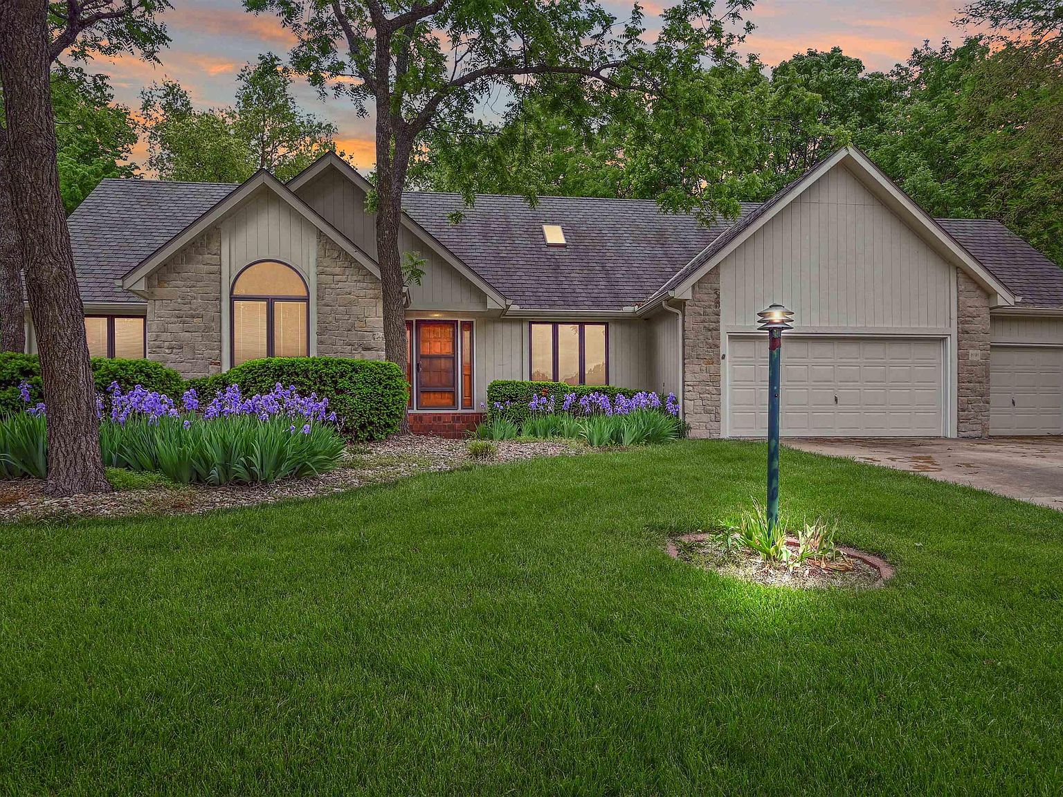 5731 SW Clarion Ln, Topeka, KS 66610 | Zillow