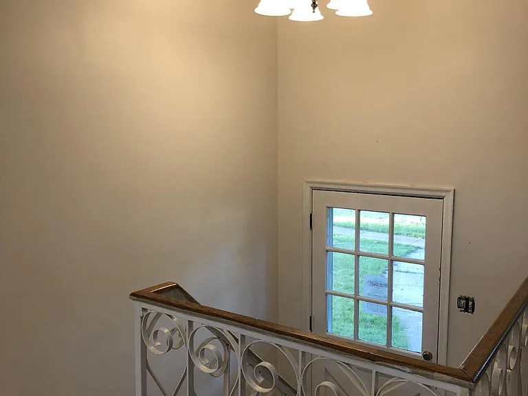 1079 Briarhurst Dr — Photo 7