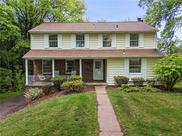 354 Ramada Dr, Pittsburgh, PA 15241