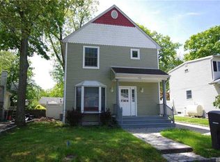 112 Holbrook St, Patchogue, NY 11772