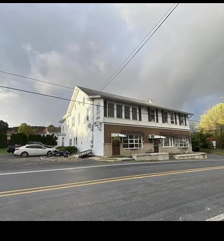 2 bed, $1,300 — Photo 1